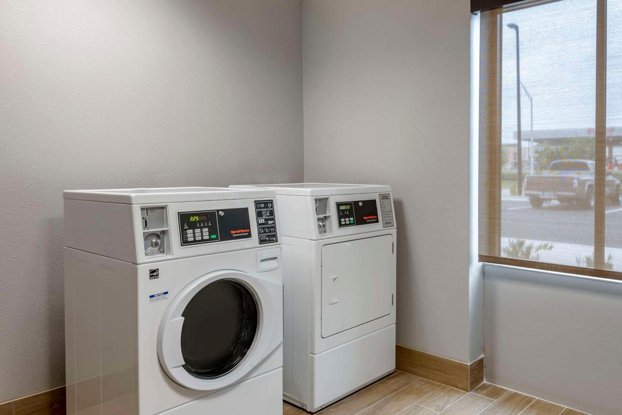 Comfort Inn & Suites Jacksonville - Orange Park Near Naval Air Station エクステリア 写真