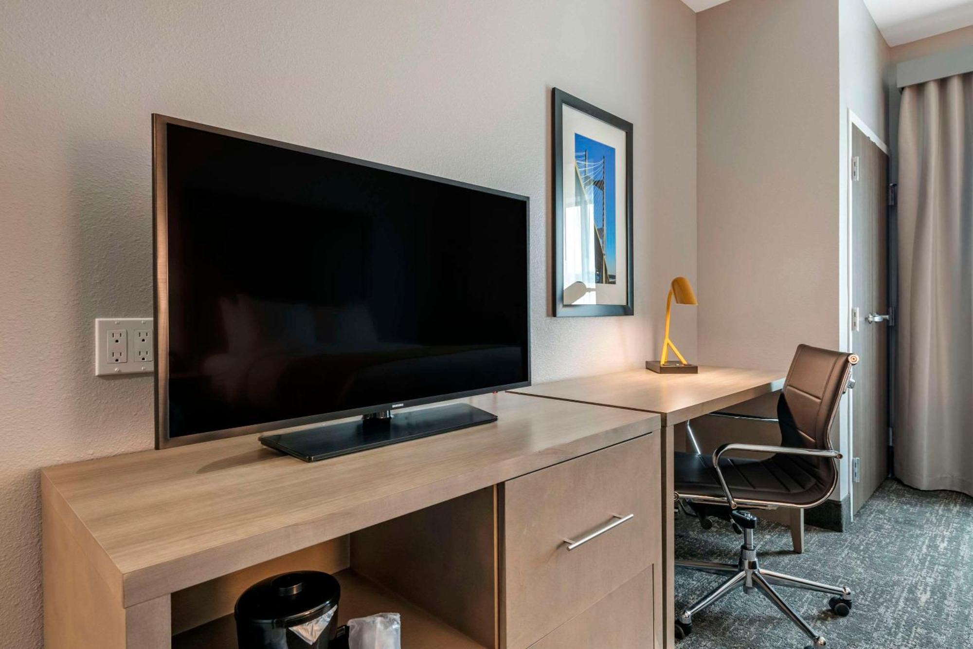 Comfort Inn & Suites Jacksonville - Orange Park Near Naval Air Station エクステリア 写真