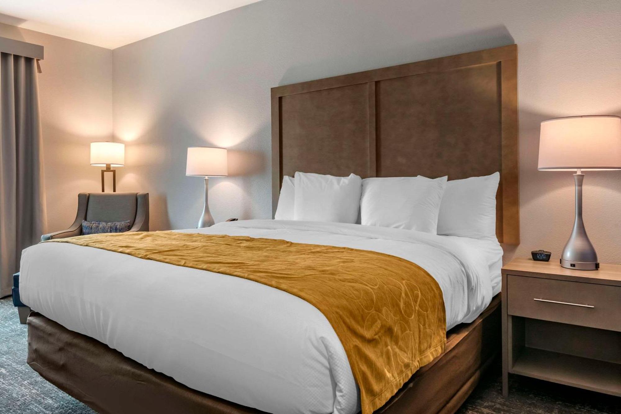 Comfort Inn & Suites Jacksonville - Orange Park Near Naval Air Station エクステリア 写真